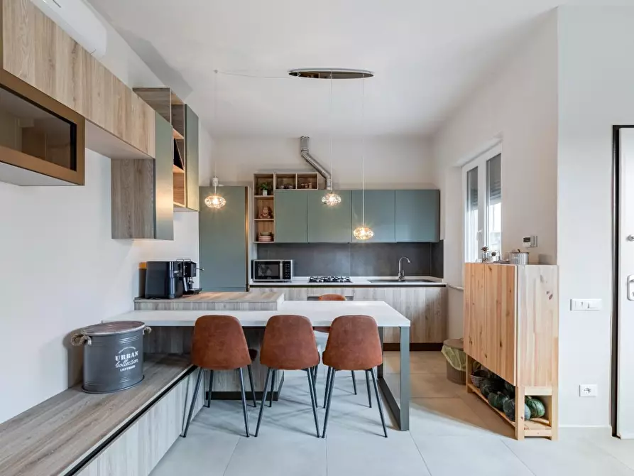 Immagine 8 di Villa in vendita  a Pisa