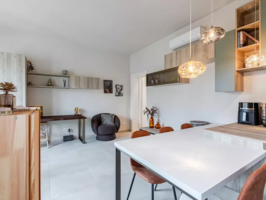 Immagine 11 di Villa in vendita  a Pisa