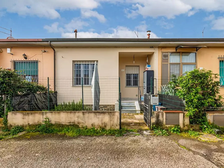 Immagine 15 di Villa in vendita  a Pisa