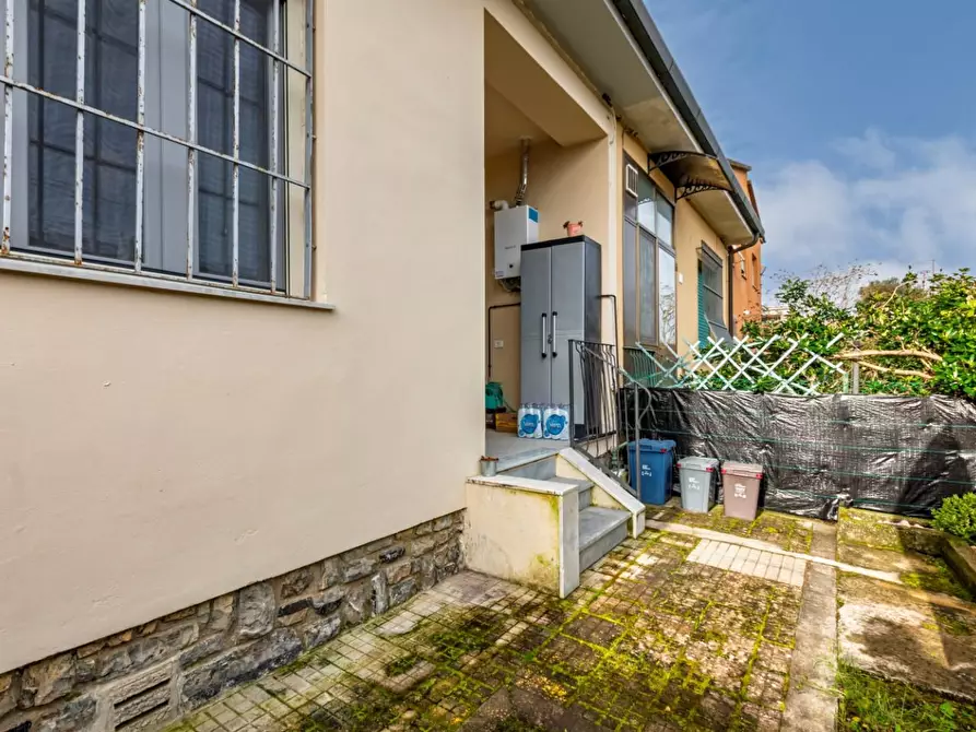 Immagine 14 di Villa in vendita  a Pisa