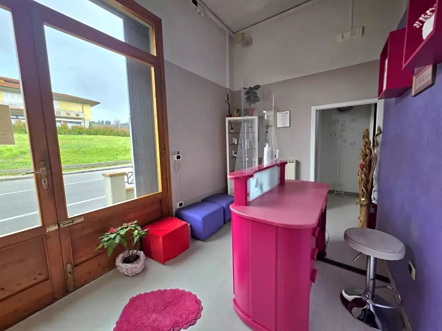 Immagine 2 di Attività commerciale in vendita  a Fucecchio