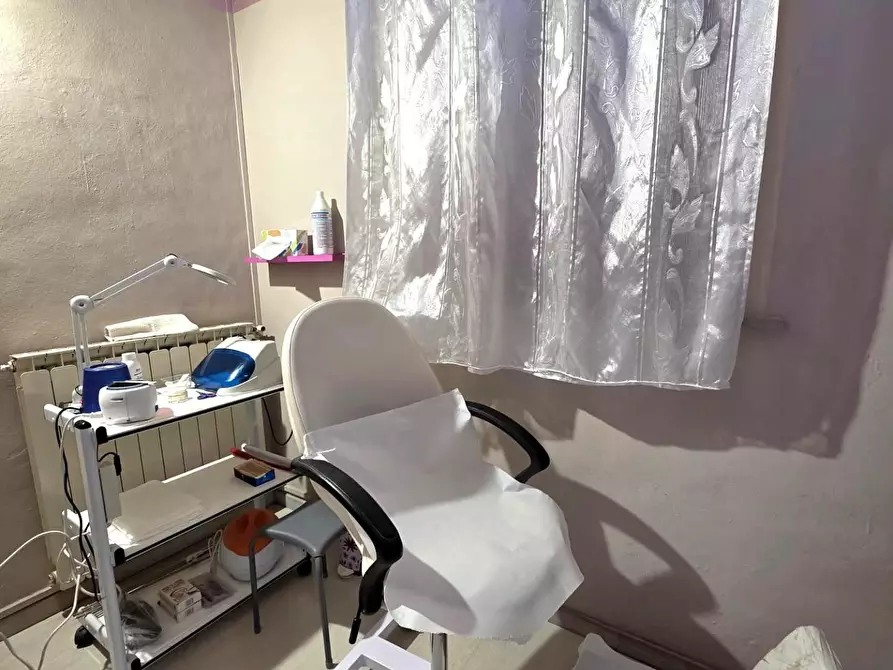 Immagine 5 di Attività commerciale in vendita  a Fucecchio