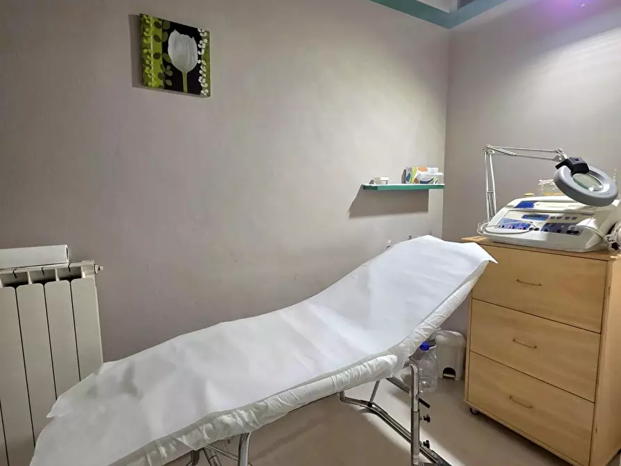 Immagine 4 di Attività commerciale in vendita  a Fucecchio