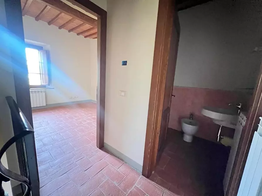 Immagine 5 di Appartamento in vendita  a Colle Di Val D'elsa