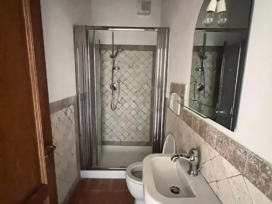 Immagine 17 di Appartamento in vendita  a Colle Di Val D'elsa