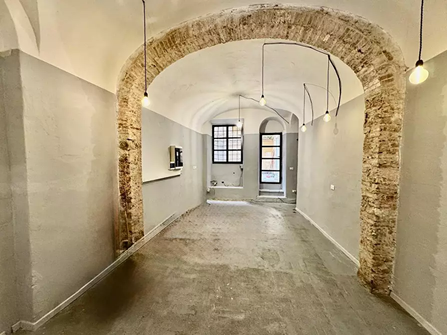 Immagine 6 di Locale commerciale in affitto  a Pisa