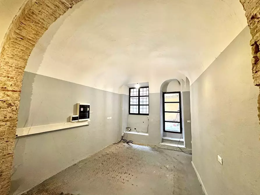 Immagine 9 di Locale commerciale in affitto  a Pisa