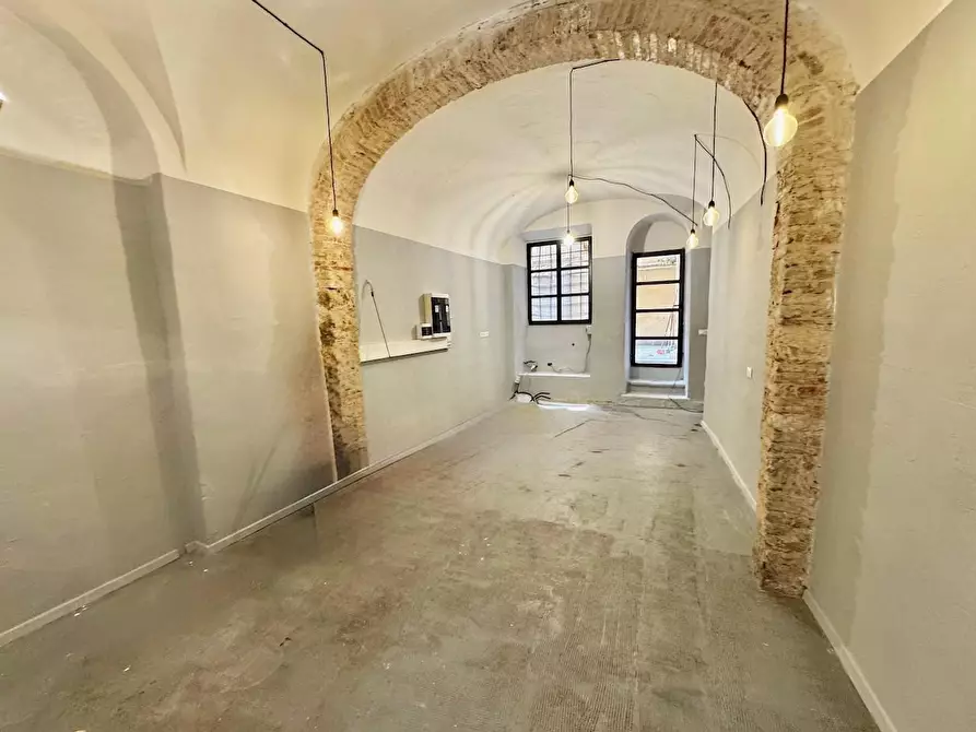 Immagine 4 di Locale commerciale in affitto  a Pisa