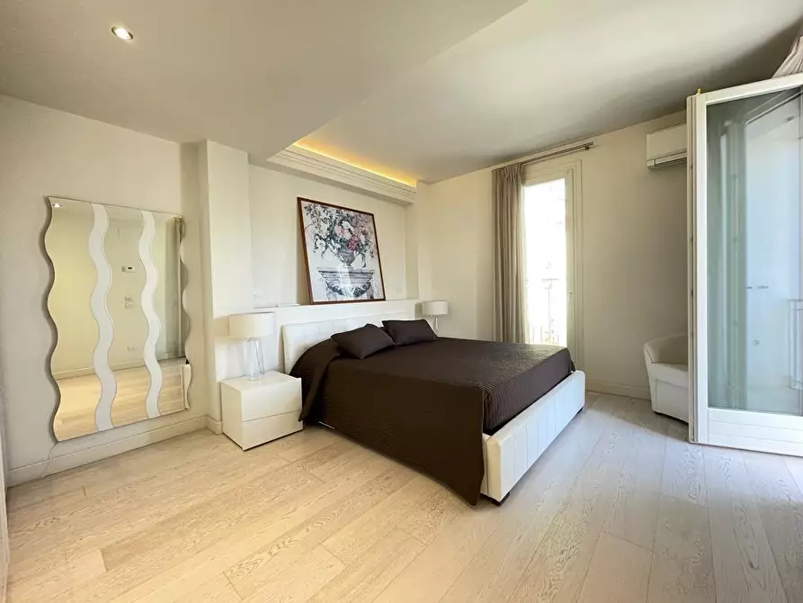 Immagine 13 di Villa in affitto  a Forte Dei Marmi