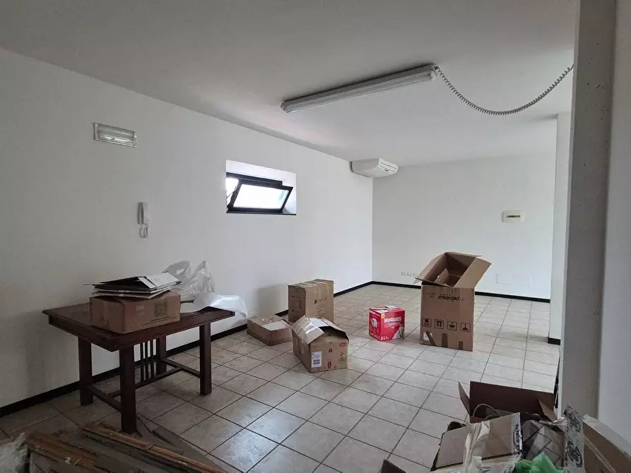 Immagine 6 di Ufficio in affitto  a Sovicille