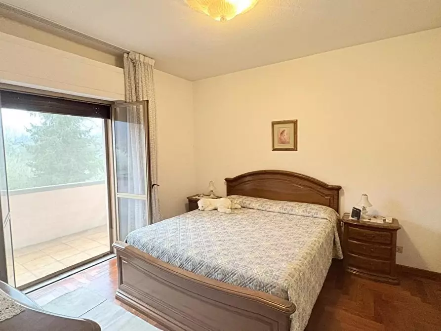 Immagine 17 di Appartamento in vendita  a Lucca