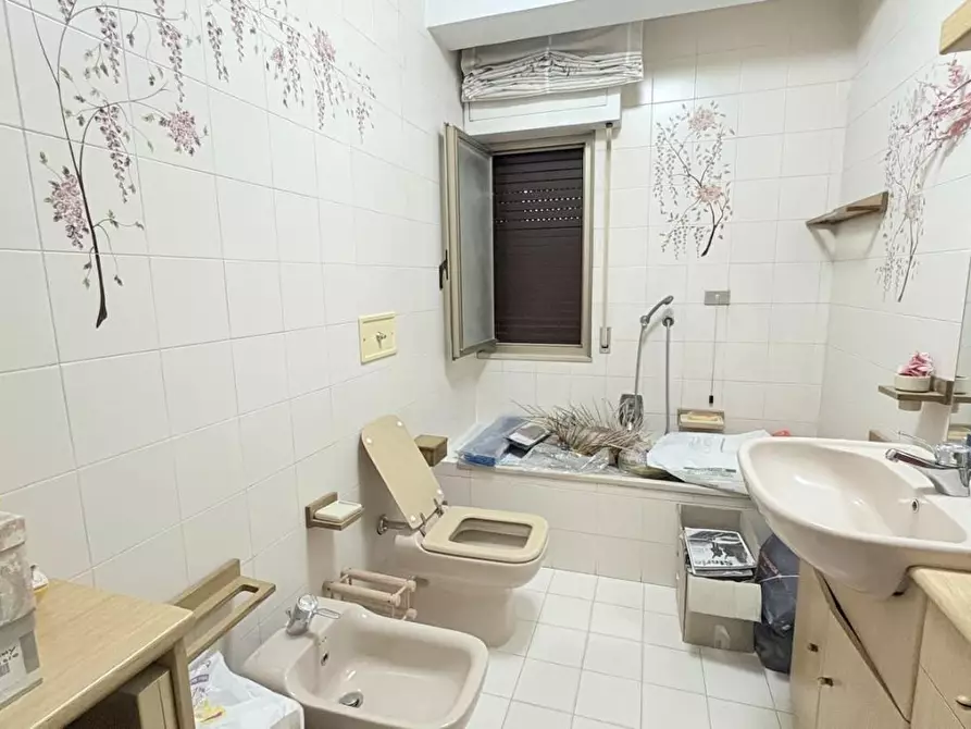 Immagine 18 di Appartamento in vendita  a Lucca