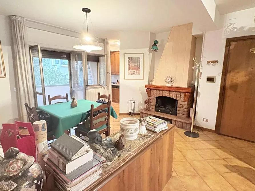 Immagine 5 di Appartamento in vendita  a Lucca