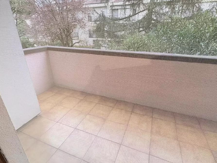 Immagine 14 di Appartamento in vendita  a Lucca