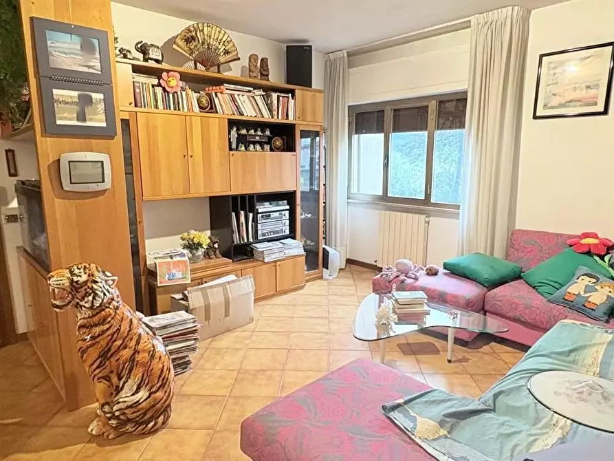 Immagine 9 di Appartamento in vendita  a Lucca