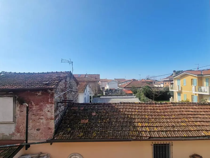 Immagine 8 di Casa trifamiliare in vendita  a Massa