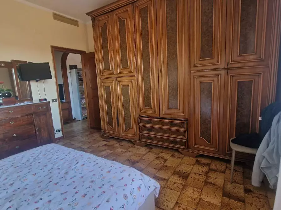 Immagine 7 di Casa trifamiliare in vendita  a Massa