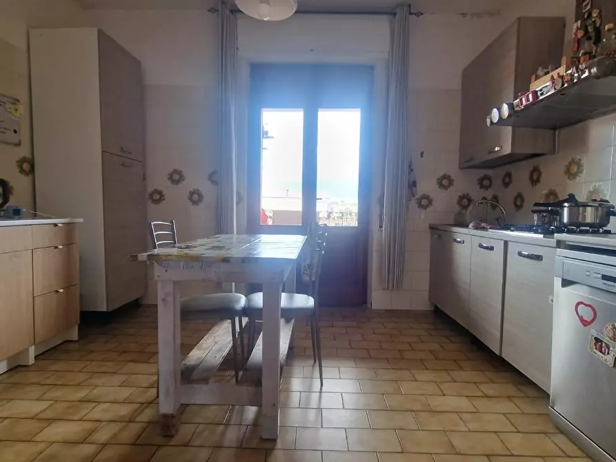 Immagine 14 di Casa trifamiliare in vendita  a Massa