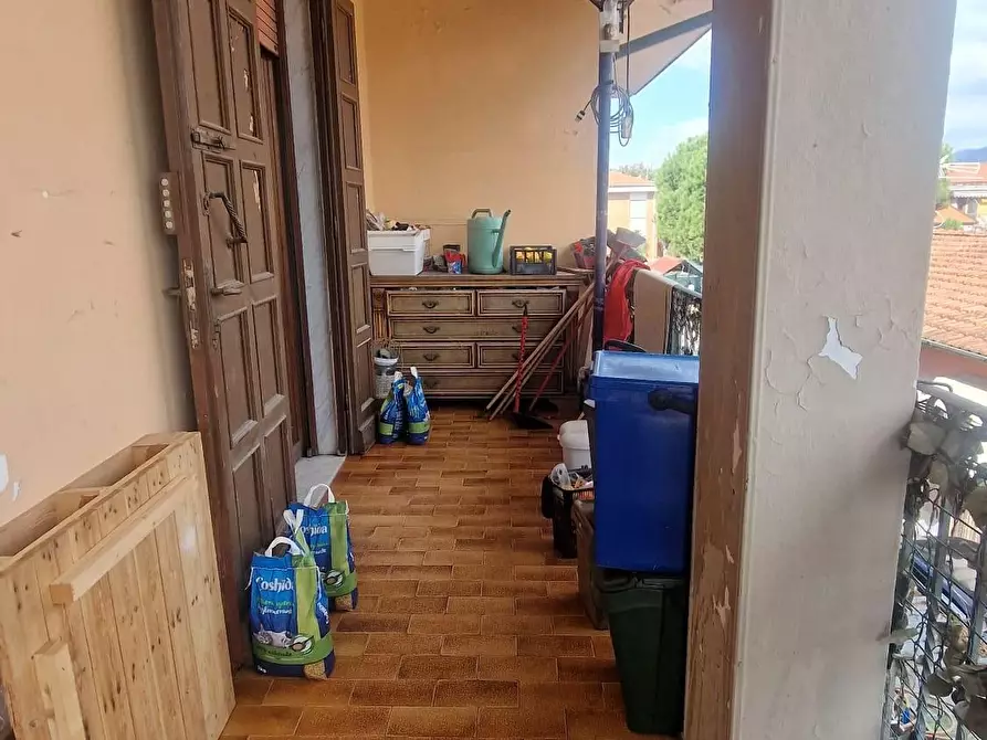 Immagine 2 di Casa trifamiliare in vendita  a Massa