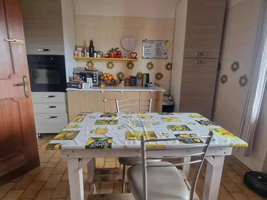 Immagine 12 di Casa trifamiliare in vendita  a Massa