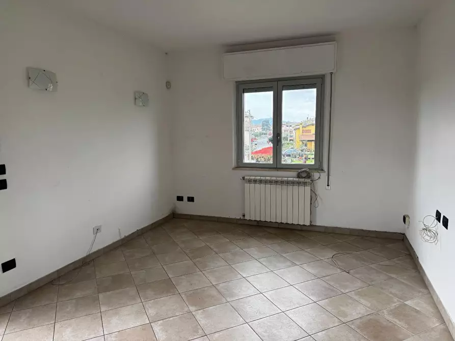 Immagine 5 di Casa bifamiliare in vendita  a Lucca