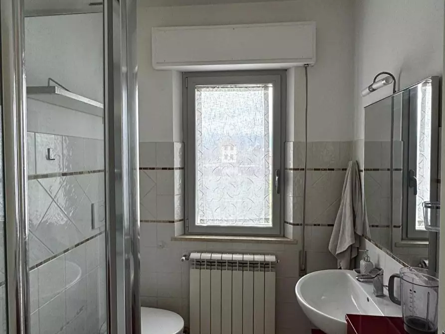 Immagine 8 di Casa bifamiliare in vendita  a Lucca