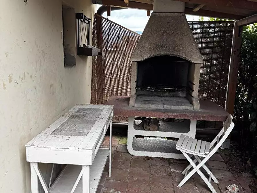 Immagine 22 di Casa bifamiliare in vendita  a Lucca