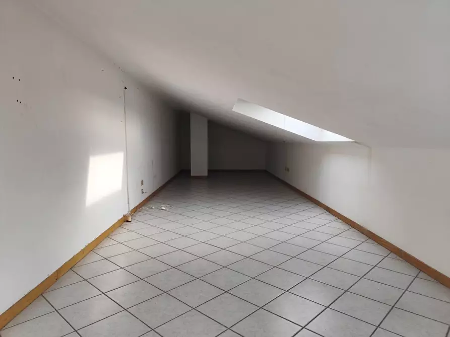 Immagine 9 di Appartamento in affitto  a Massa