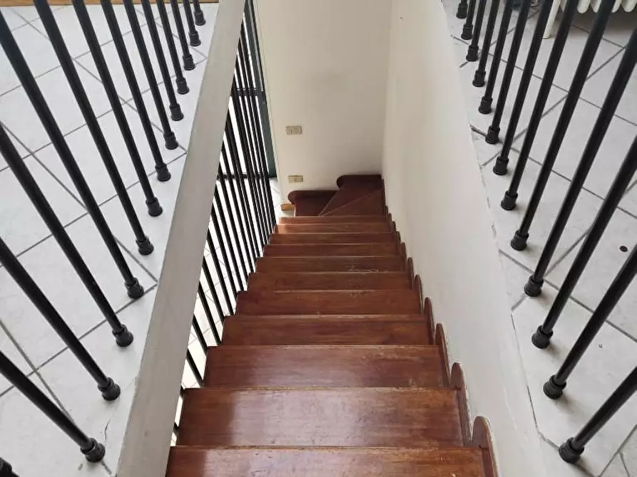 Immagine 12 di Appartamento in affitto  a Massa