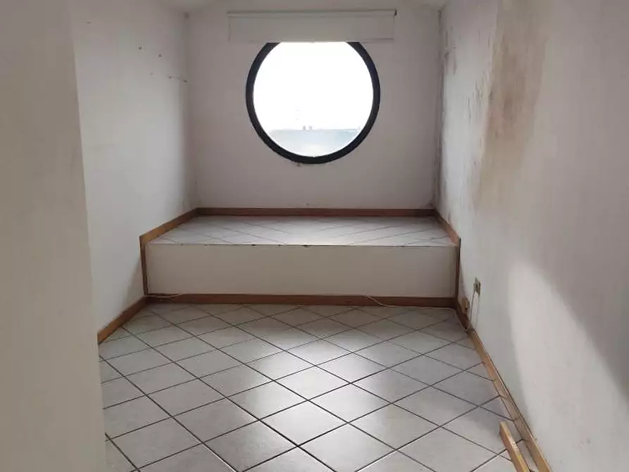 Immagine 11 di Appartamento in affitto  a Massa