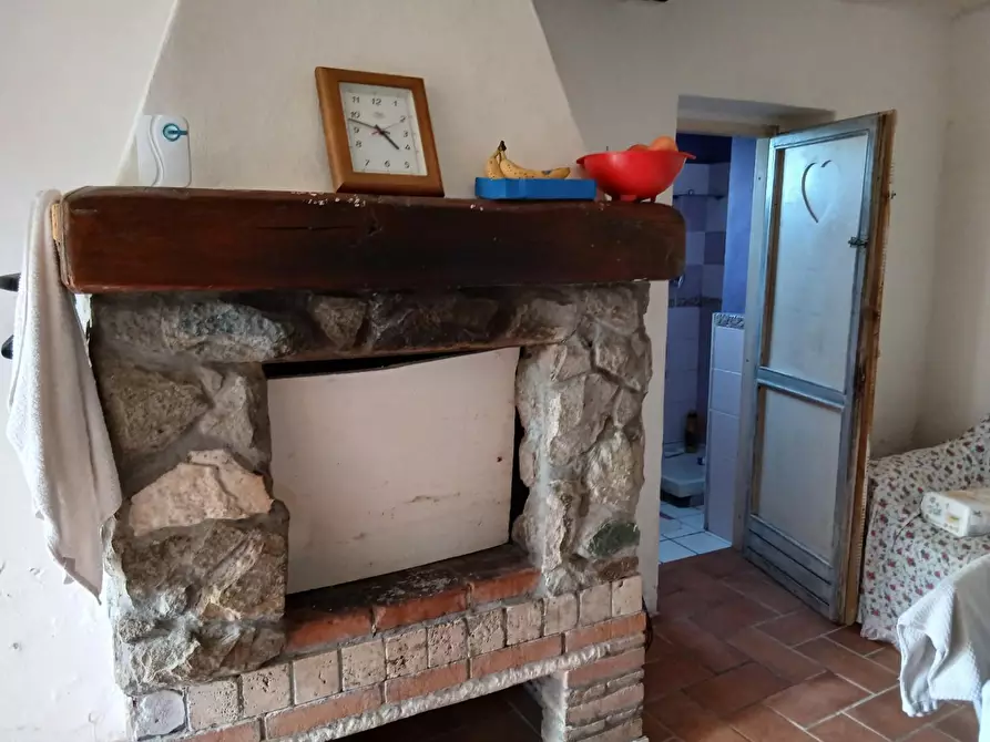 Immagine 5 di Casa trifamiliare in vendita  a Massa