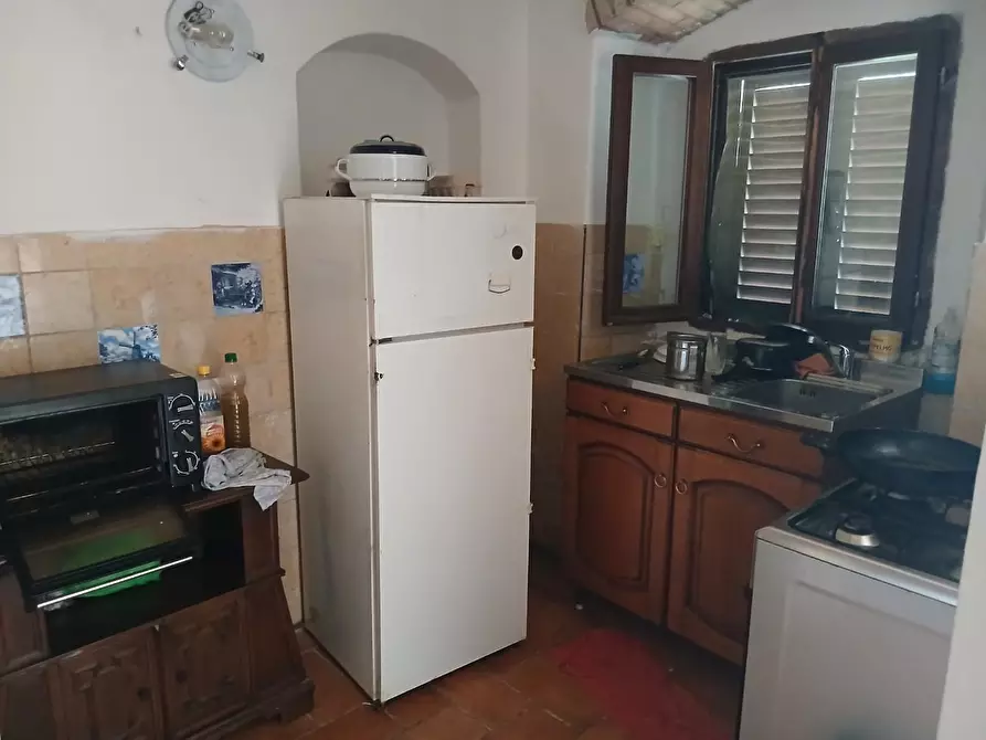 Immagine 9 di Casa trifamiliare in vendita  a Massa