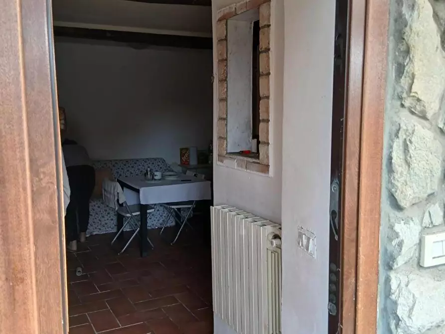 Immagine 2 di Casa trifamiliare in vendita  a Massa