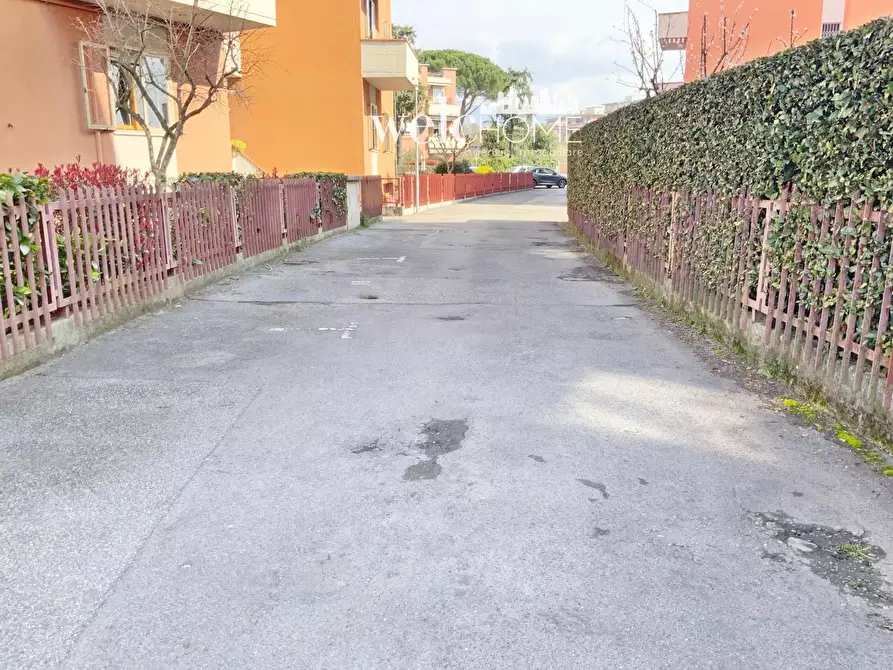 Immagine 15 di Appartamento in vendita  a Campi Bisenzio