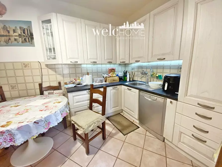 Immagine 17 di Appartamento in vendita  a Campi Bisenzio