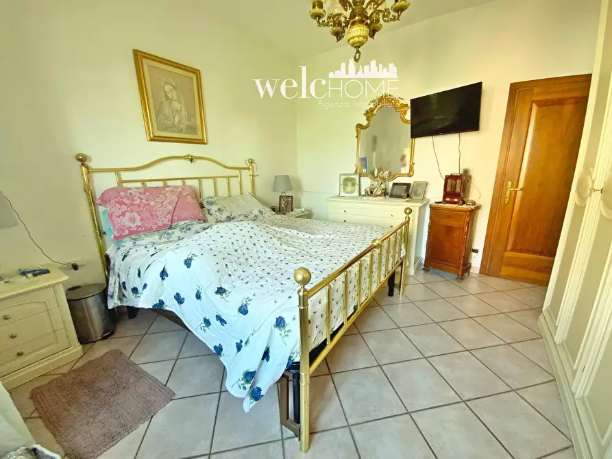 Immagine 22 di Appartamento in vendita  a Campi Bisenzio