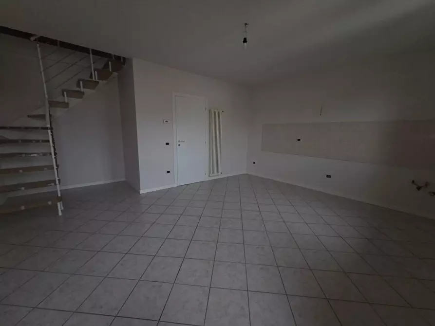 Immagine 8 di Mansarda in vendita  a Porcari