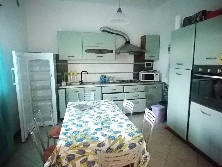 Immagine 5 di Casa semindipendente in vendita  a Carrara