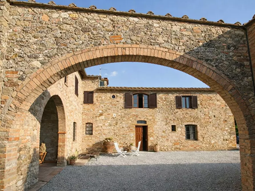 Immagine 1 di Casa colonica in vendita  a Monteriggioni