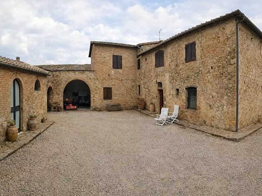 Immagine 2 di Casa colonica in vendita  a Monteriggioni