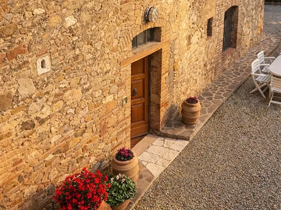 Immagine 8 di Casa colonica in vendita  a Monteriggioni