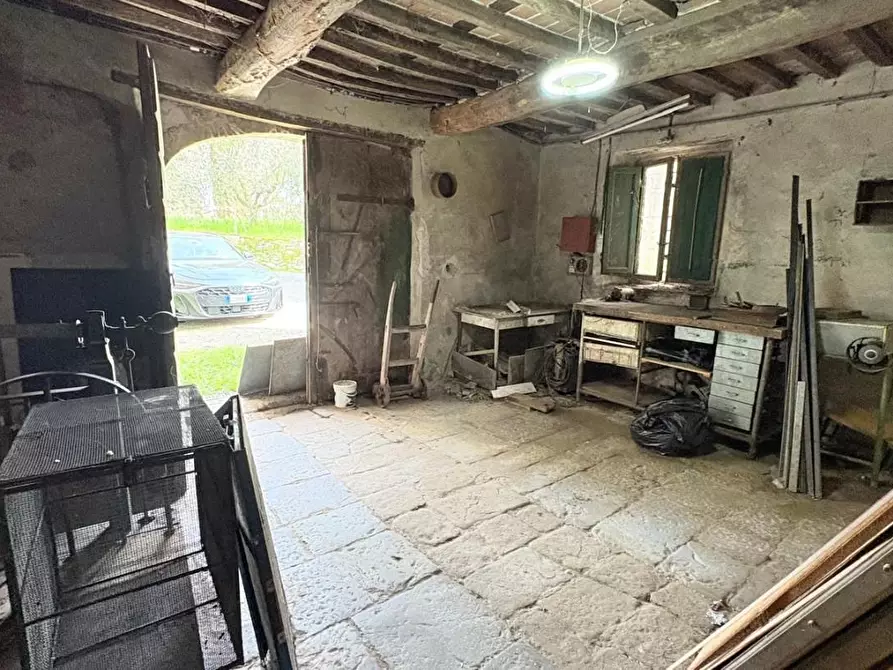 Immagine 14 di Appartamento in vendita  a Lucca