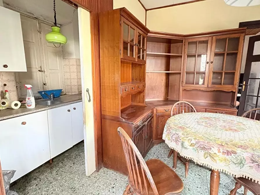 Immagine 7 di Appartamento in vendita  a Lucca