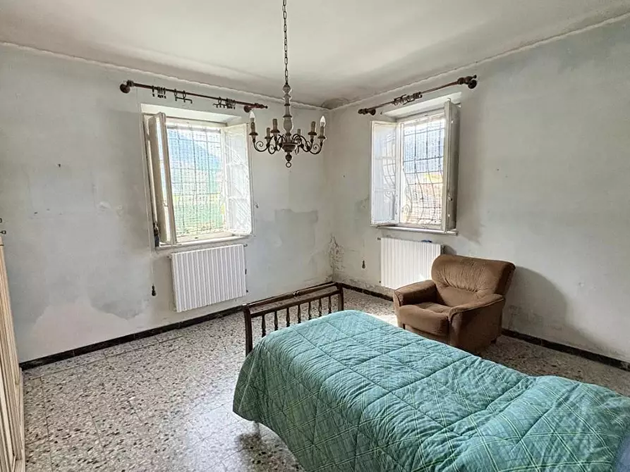 Immagine 12 di Appartamento in vendita  a Lucca