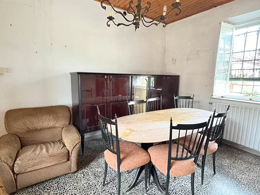 Immagine 4 di Appartamento in vendita  a Lucca