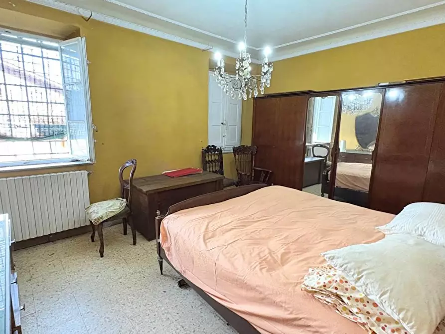 Immagine 9 di Appartamento in vendita  a Lucca