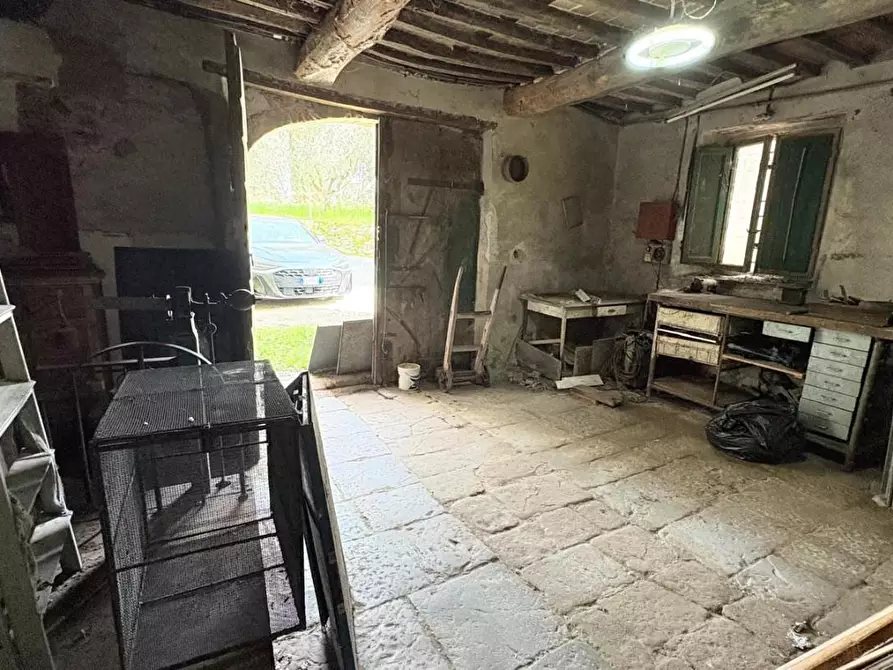 Immagine 15 di Appartamento in vendita  a Lucca