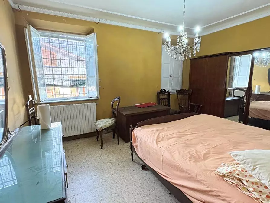 Immagine 10 di Appartamento in vendita  a Lucca