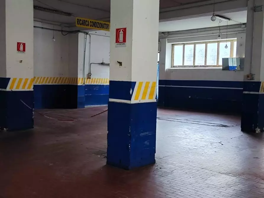 Immagine 3 di Laboratorio in affitto  a Carrara