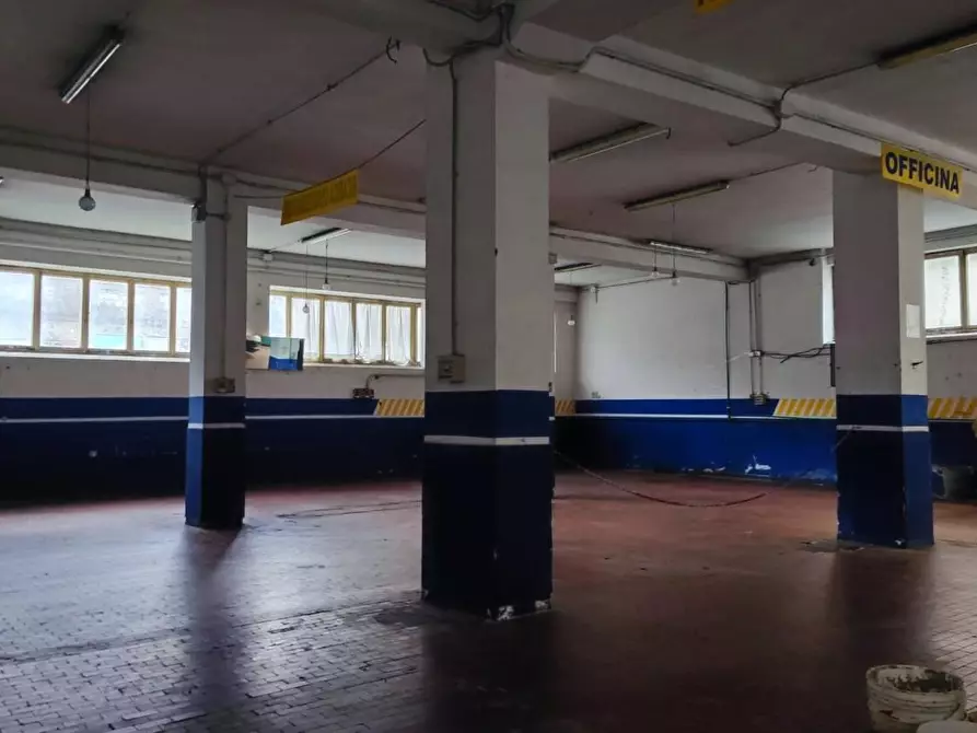 Immagine 1 di Laboratorio in affitto  a Carrara
